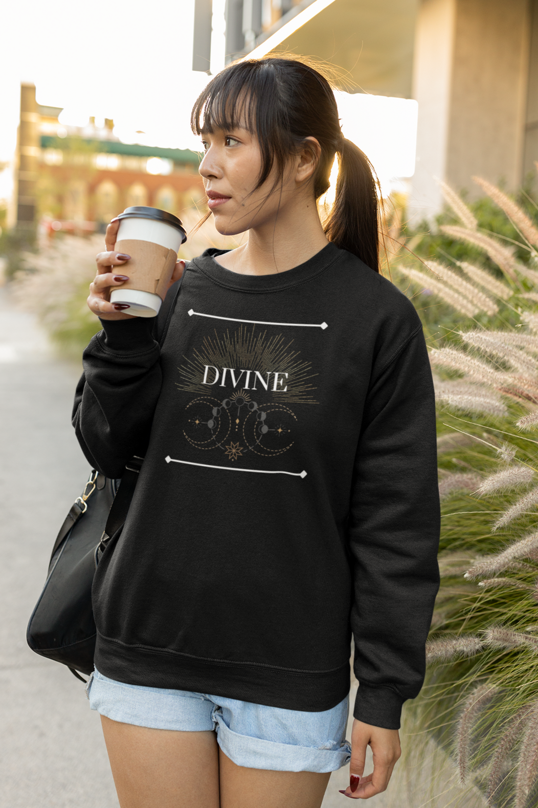 Divine | Crewneck